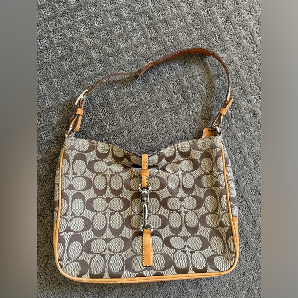 Authentic Vintage Coach Purse Hampton monogram shoulder bag with clasp